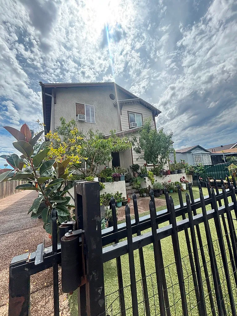5 bed, 1753 sqft, $4,000 — Photo 1