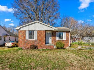 407 S Saint John St, Burlington, NC 27217
