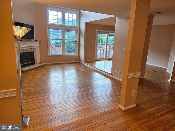 5th image of 10952 Bloomingdale Dr