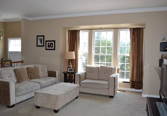 4th image of 3060 Clancy Dr