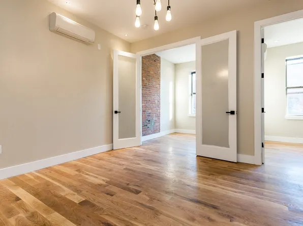 595 Myrtle Avenue image 1 of 15