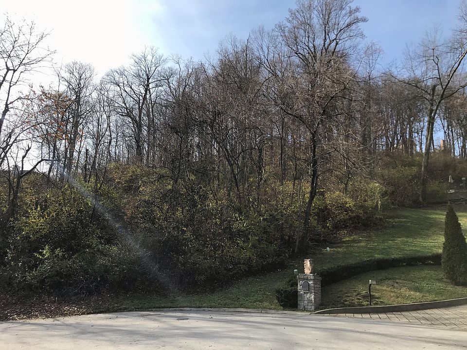 1st image of 305 Estbury Ct