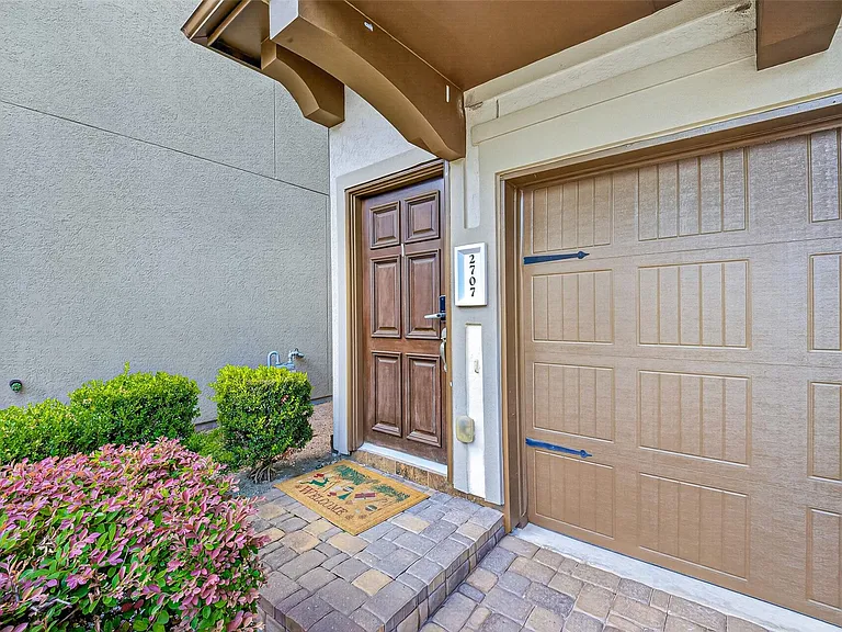 2707 Shadybrook Meadow Dr — Photo 4