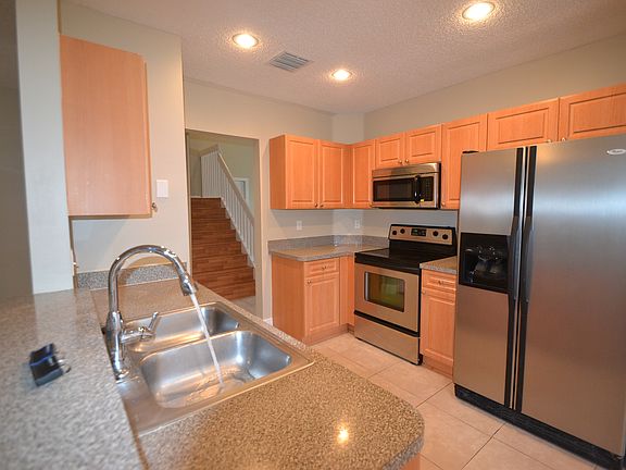 4th image of 603 NW 183rd Ter