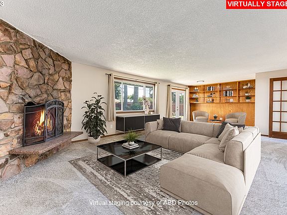 3rd image of 2817 NE Whitman Ave