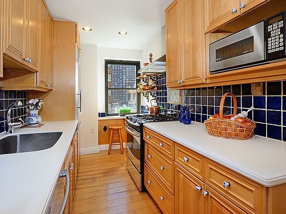 5th image of 20 Sutton Pl S APT 14E