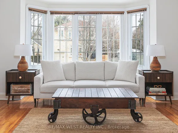 3 Glenroy Ave, Toronto, ON M8Y 2L9