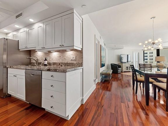 4th image of 3000 N Ocean Dr APT 16G