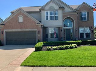 24362 Peters Barn Ct, South Lyon, MI 48178