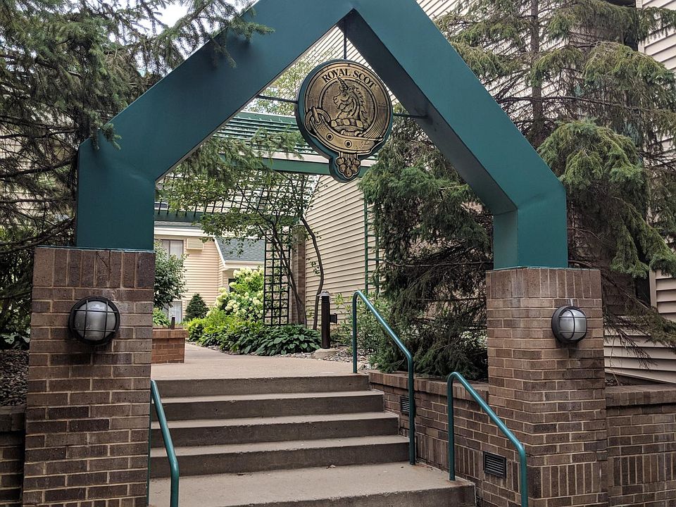 Entryway to Building