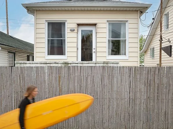 355C Dormans Ct, Far Rockaway, NY 11693