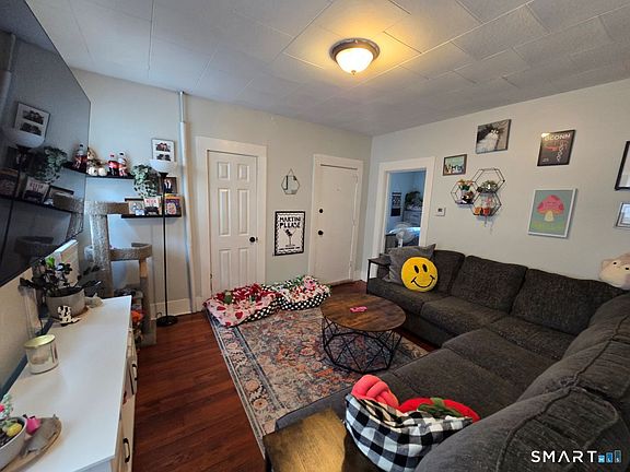 4th image of 101 Belden Street