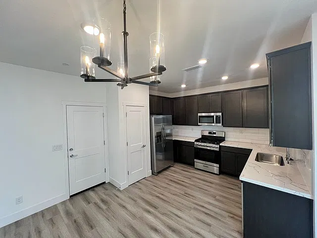 3 bed, 2.5 bath, 1588 sqft, $2,850 — Photo 3