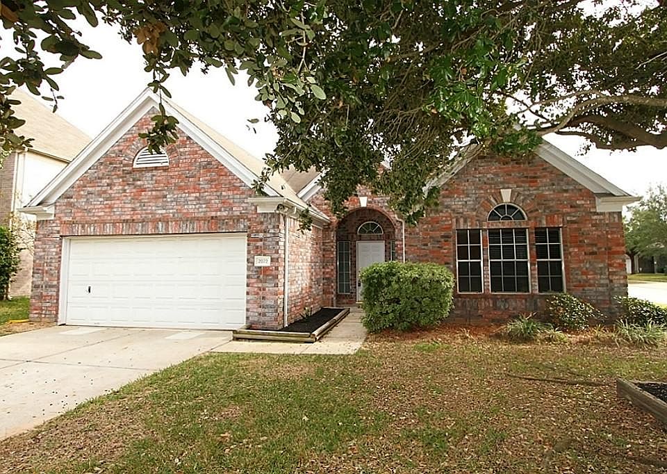 1st image of 2922 Sunbird Dr