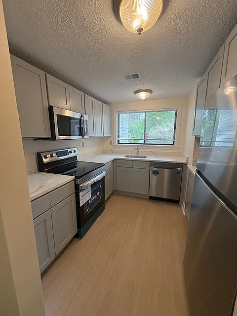 Revel Townhomes — Photo 3