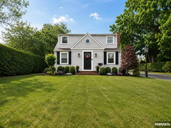 19 Long Ave, Mahwah, NJ 07430