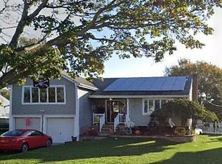 21 Amapola Ln, Kings Park, NY 11754