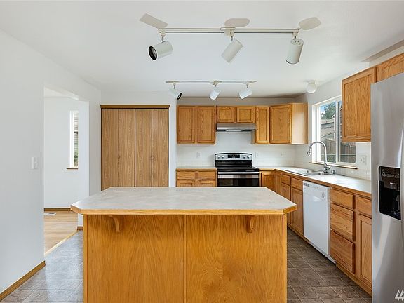 5th image of 838 Rowland Dr SE