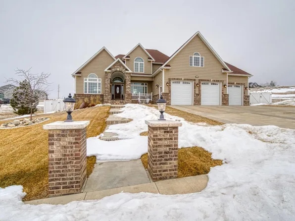 2303 Hillcrest Dr, Gillette, WY 82718