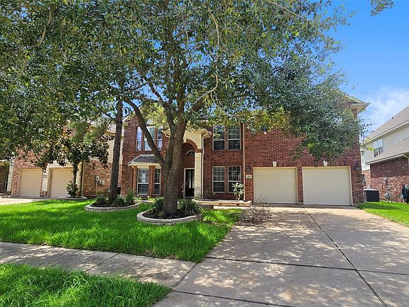 3rd image of 702 River Delta Ln