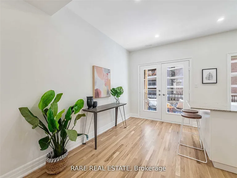 65 Pleasant Blvd — Photo 8