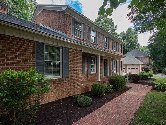 3rd image of 1285 Cumberland Dr