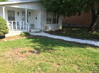 214 N Main St, Red Bud, IL 62278