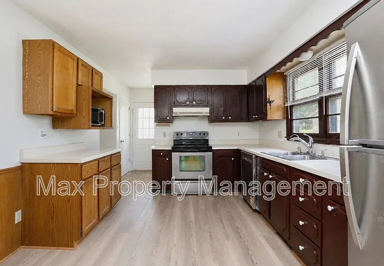 4413 63rd St — Photo 7