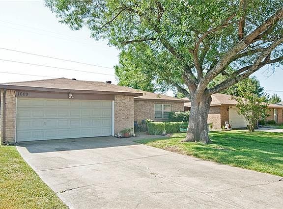 4th image of 1609 Bette Dr