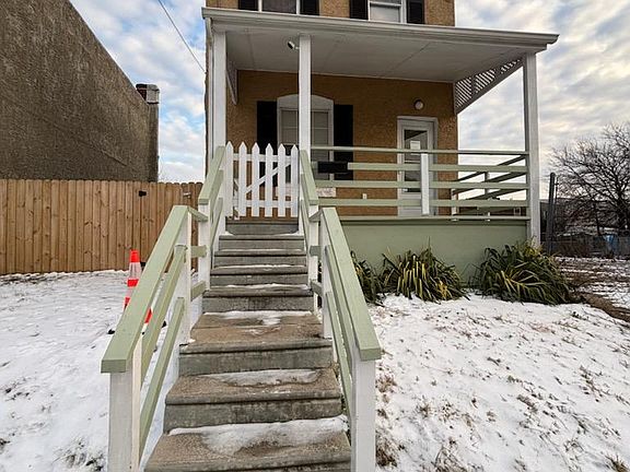 2nd image of 6741 Glenloch St