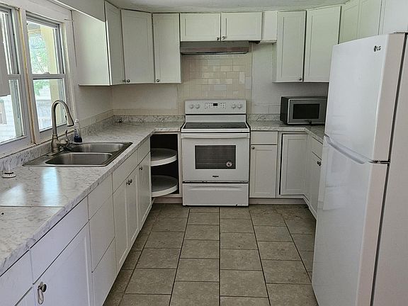 2nd image of 481 Lake Joy Rd