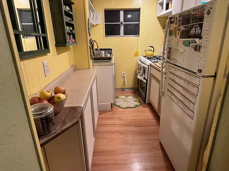 3221 Parkview Ave #1 — Photo 4
