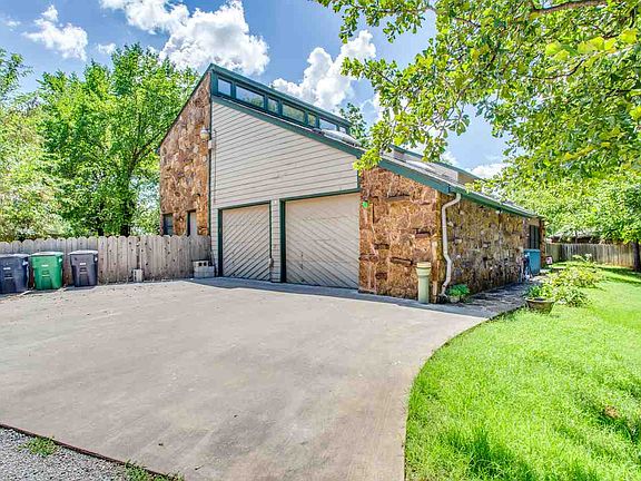 4th image of 5 Woodlands Dr