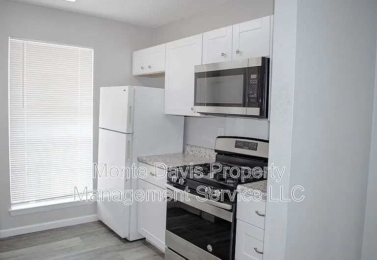 2306 Fuzz Fairway #A — Photo 3