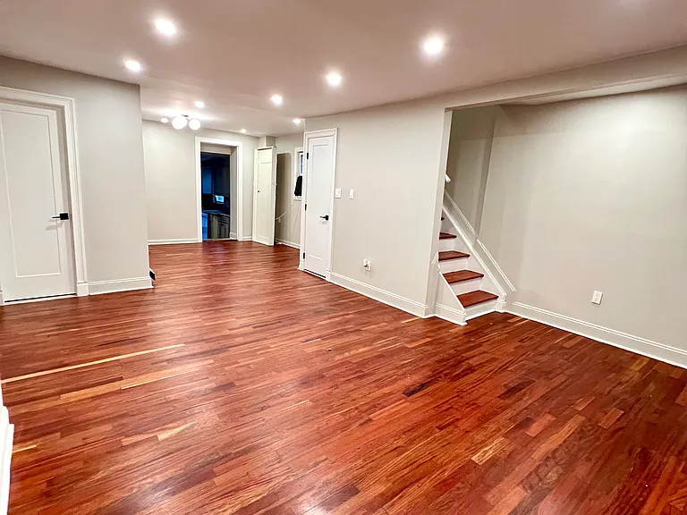 25 Whitman Ave — Photo 5