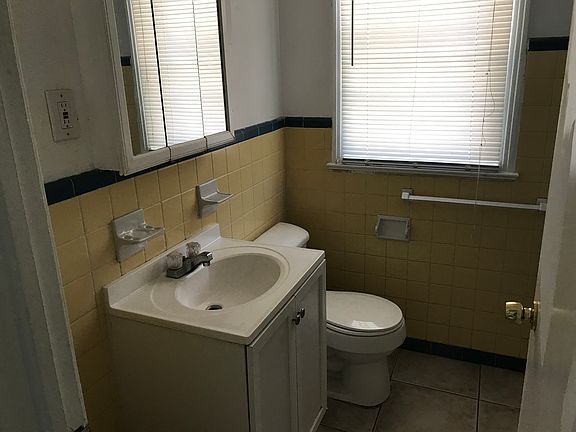 5th image of 1137 Australia Ave