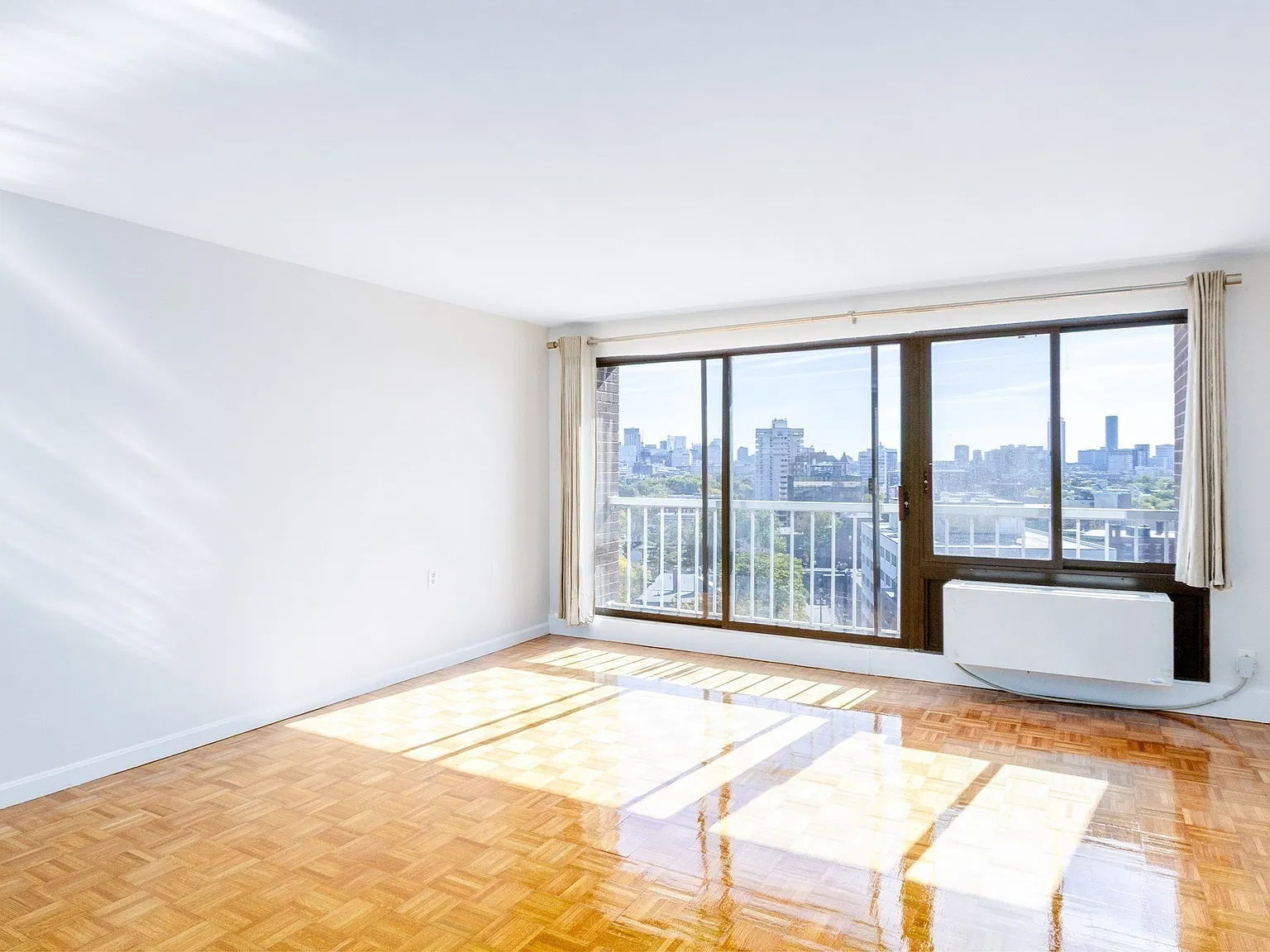 2 bed, 1.5 bath, 877 sqft, $4,200 — Photo 3