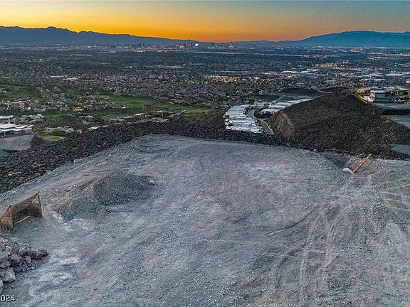 2nd image of 551 Rock Peak Dr
