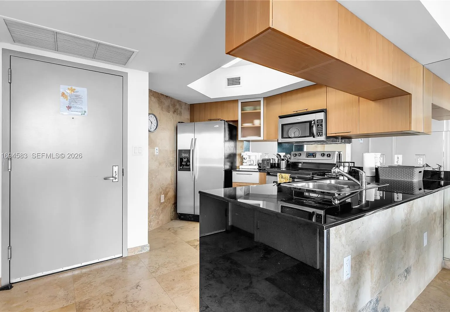 Opera Tower Condo — Photo 2