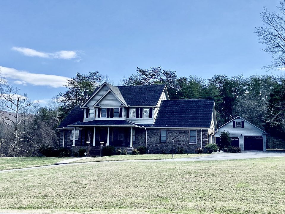 2nd image of 10 E Laurel Ave