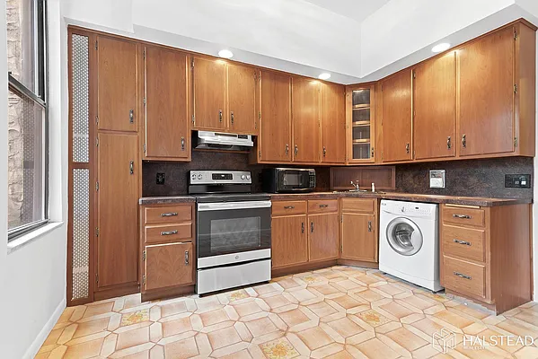 Rented by Halstead Real Estate | media 18