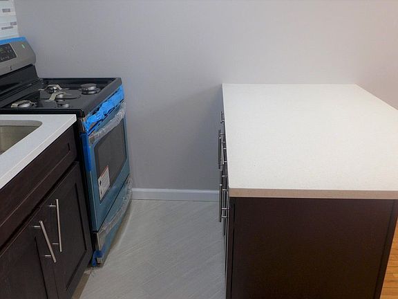 3rd image of 59 Saint Johns Pl APT 4D