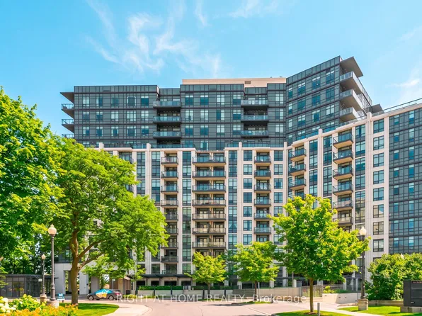 1135 Royal York Rd #1301, Toronto, ON M9A 0C3