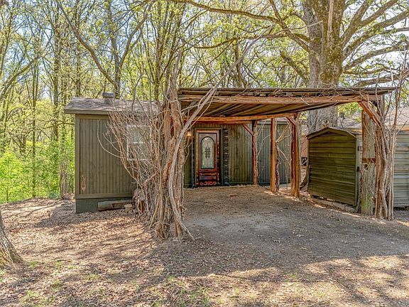 2nd image of 2337 County Road 380