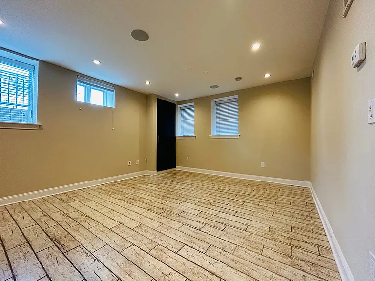 4525 Fleming Street 1004 N — Photo 3