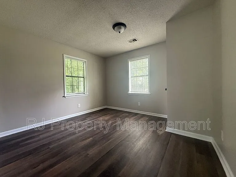 2076 Goff Ave — Photo 9