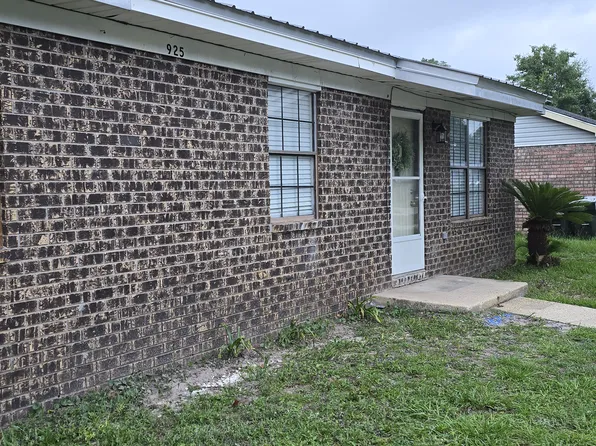 925 Bremen Ave #B, Pensacola, FL 32507