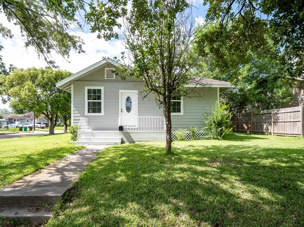 3201 Iowa St, Baytown, TX 77520