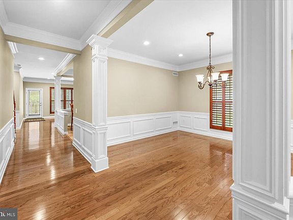 5th image of 50 Chalfont Ln