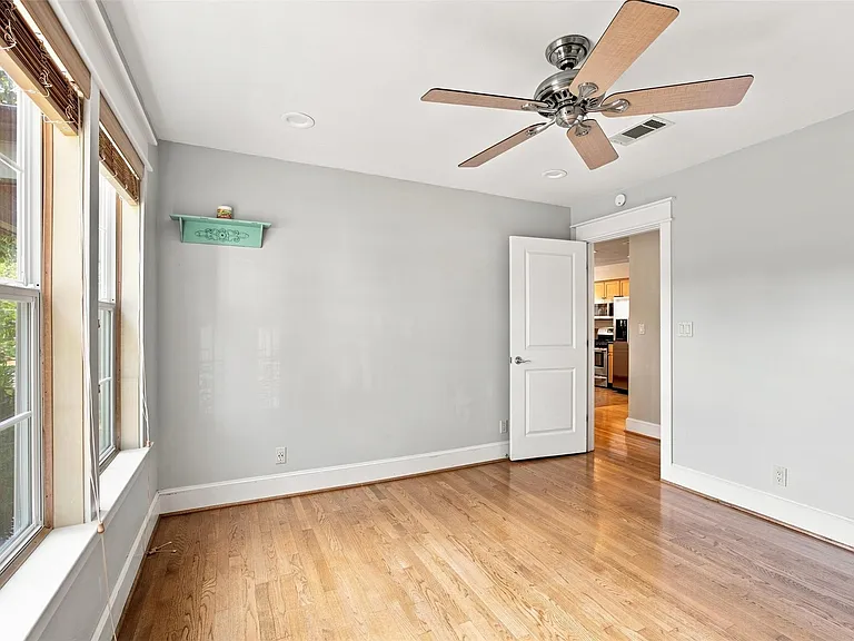 100 W 55th 1/2 St #A — Photo 8